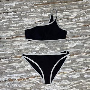 Black one strap bikini!